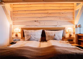 Hotel mit Blick in die Berge